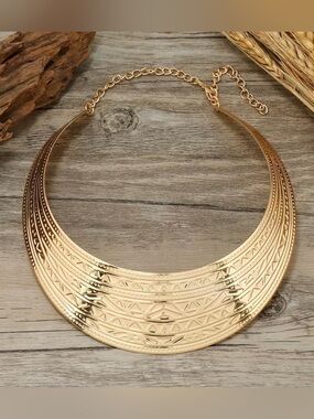 NEW! Statement Gold Collar Statement Necklace 🌕 A3-121